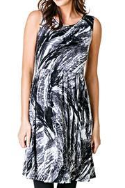  Sleeveless Pattern Dress