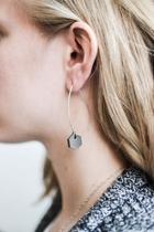  Small Hexagon Thread-earrings