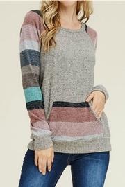  Kangaroo Pocket Top