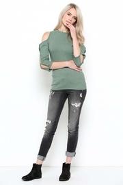  Slit Detail Top
