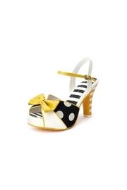  Angie Sunshine Sandals