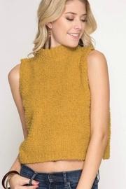  Turtle-neck Sweater Vest