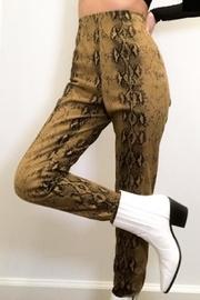  Snakeskin Legging Pants