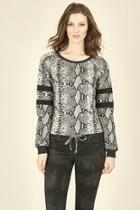  Snakeskin Printed Raglan Crewneck Toip