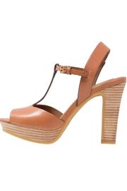  T Bar Heel