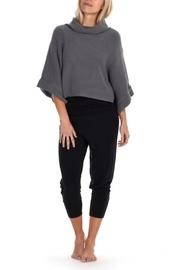  Stella Crop Sweater