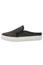  Jaxon Sneaker Slide