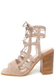  Molly Heel