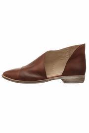  Royale Flat