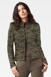 Banded Collar Jacket