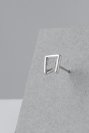  Pyramid Wire Stud