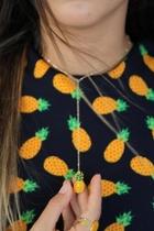  Resin Pineapple Tie