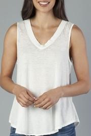  V-neck Sleeveless Tee