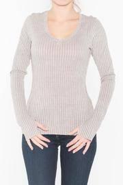  Vneck Ribbed Shirt