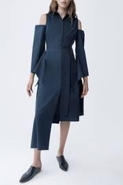  Aku Dress