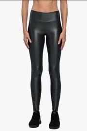  Lustrous Liquid Legging