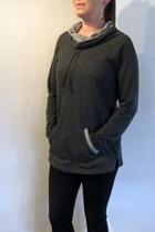  Comfy Pocketed Pullover