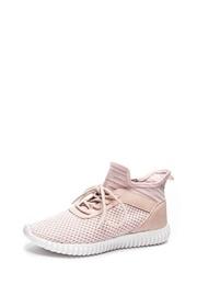  Harlen Blush Sneaker