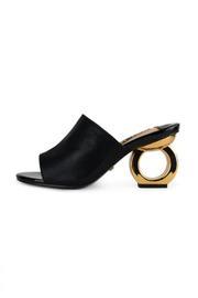  Architecural Hilda Mule