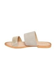  Irina Sandal