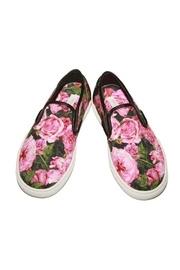  Rose Print Shoes