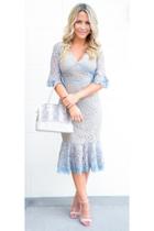  Elegant Lace Midi-dress