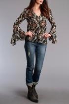  Floral Bell-sleeve Blouse