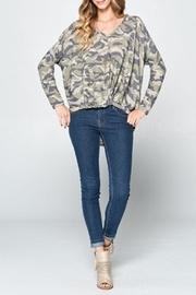  Front-knot Camo Shirt