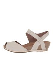  Vera Leather Slingback