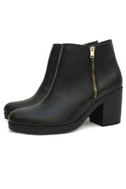  Quena Black Boot