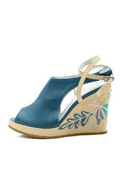  Blue Wedge