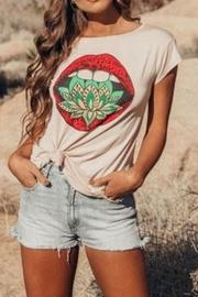  Lotus Kiss Tee