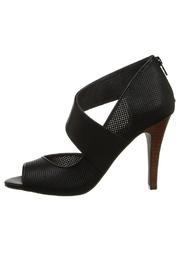  Amulet Heels
