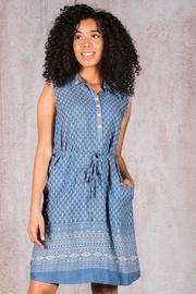  Light-weight Sleeveless Dress