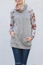  Floral Sleeve Pullover