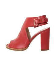  Hachi Sandals