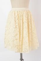  Vintage-cream Lace Skirt