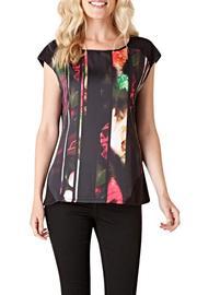  Sleeveless Digital Blouse
