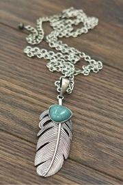  Natural-turquoise Feather-pendant Necklace