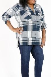 Plus-size Plaid Shirt