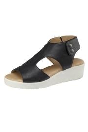  Johnston & Murphy Camilla Sandal