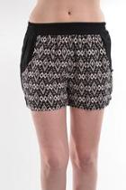  Graphic Print Short