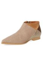  Pointy-toed Flat Bootie