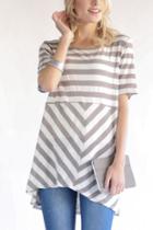  V Stripe Tee