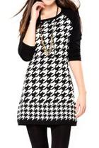  Houndstooth Knit Sweater-dress