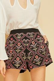  On The Trend Shorts