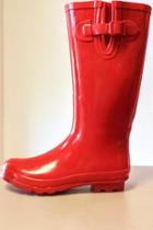 Buckled Rain Boots