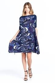  Pleated Amadiprinted Dress