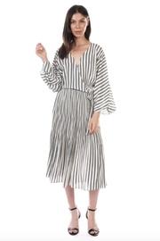  Stripe Plezted Dress
