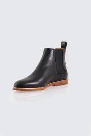  Classic Flat Boot